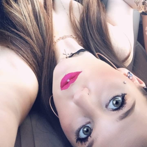 Meet your Posher, elsa - Picture 2 of 8